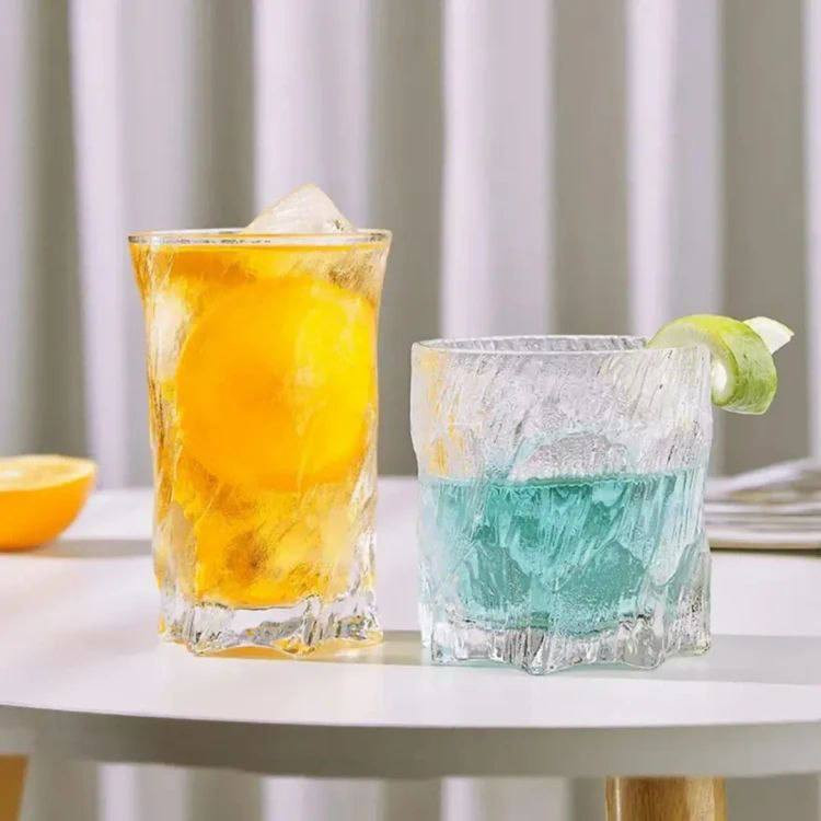 لیوان و نیم لیوان دفرمه یخی