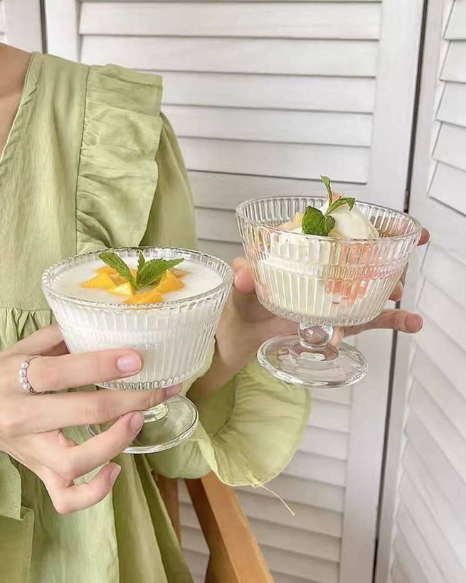 دسرخوری پایه دار برند معتبر Deli